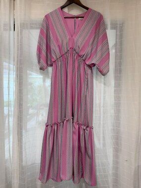 Taylor Pink Printed Maxi Dress Size 12 Boho Modest Flutter Sleeve